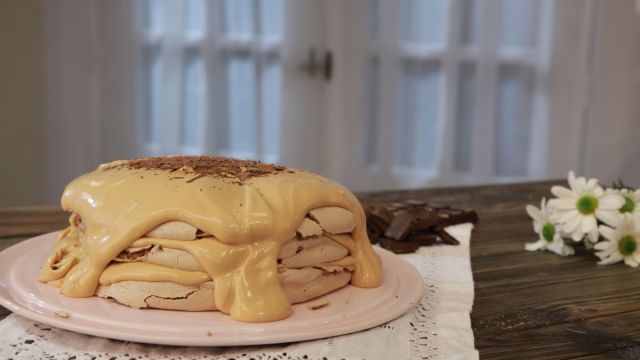 Bolo-Suspiro de Chocolate com Doce de Leite