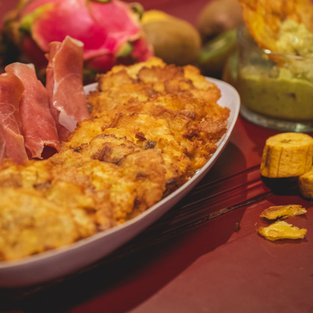 Patacones Colombianos com Toppings Variados
