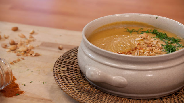 Sopa de Batata-doce e Amendoim