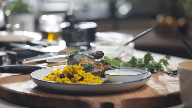 Frango Tandoori com Arroz de Passas e Curcuma