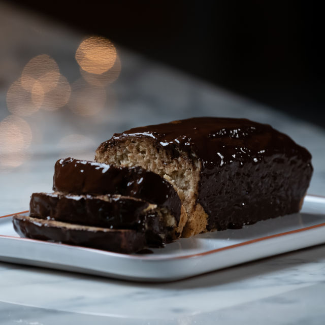 Bolo de Banana com Cobertura de Chocolate Negro