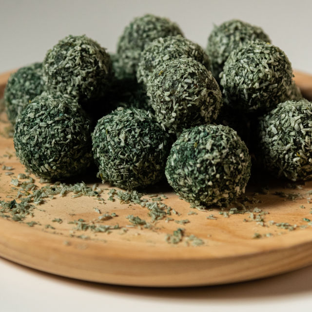 Brigadeiros Energéticos com Spirulina