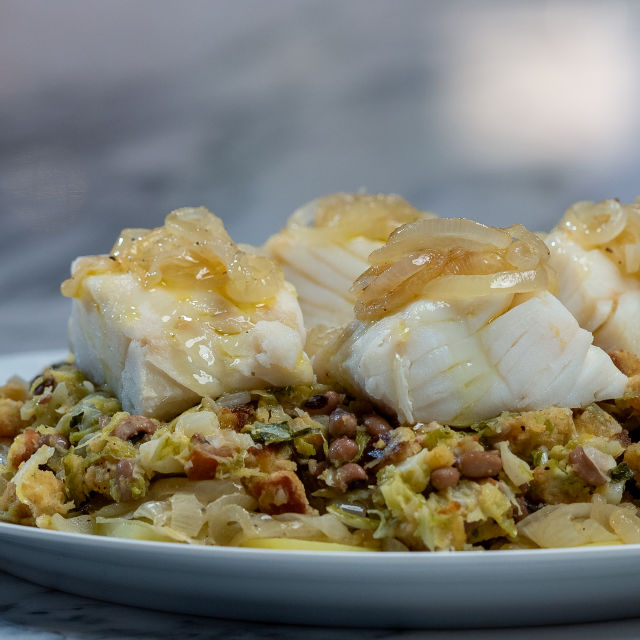 Bacalhau Embrulhado com Migas