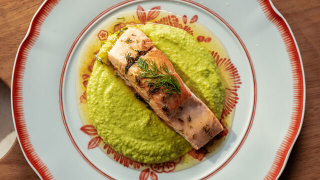 Lombo de Salmão com Puré de Ervilhas