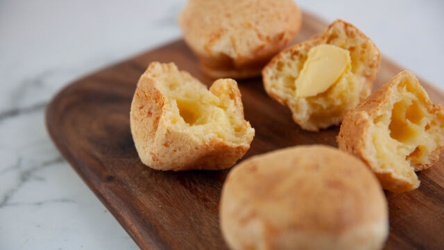 Folhados de Queijo Brasileiro da Jo Whitton