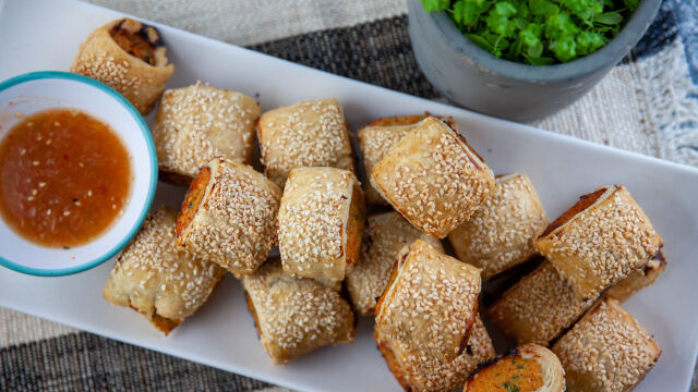 Rolinhos de Salsicha de Frango à Tailandesa