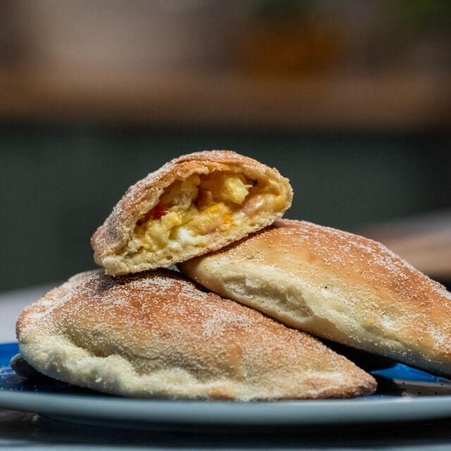 Calzone Mista com Ovo e Tomate