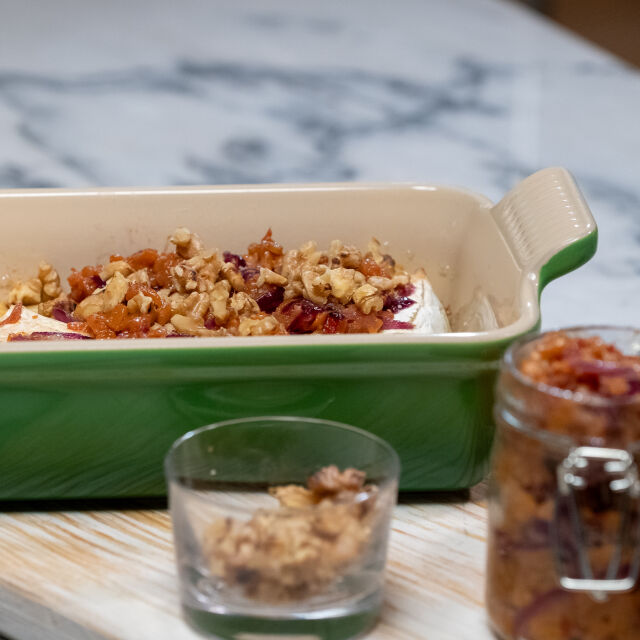 Chutney de Dióspiro com Brie no Forno