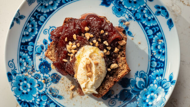 Bolo de Banana com Pêra Caramelizada