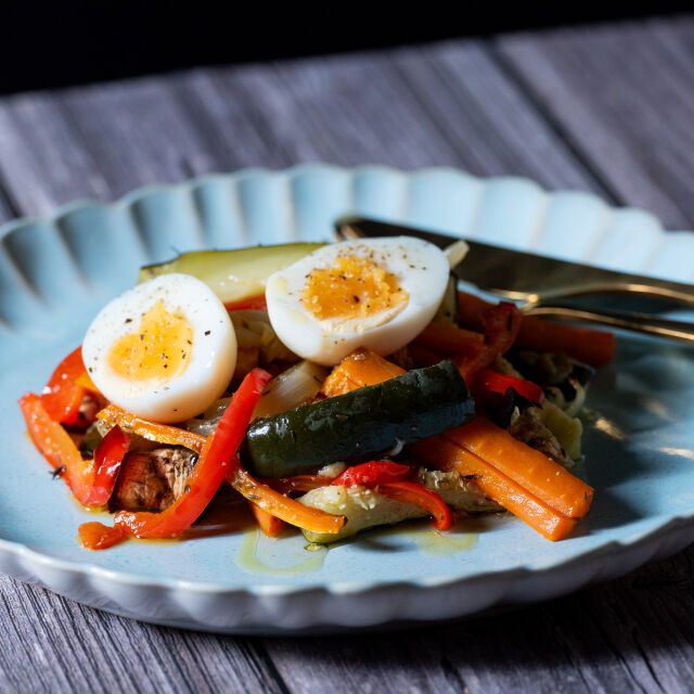 Legumes no Forno com Ovos Cozidos
