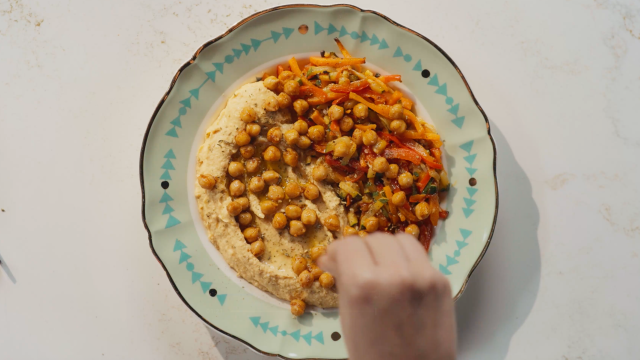 Húmus com Toppings Assados