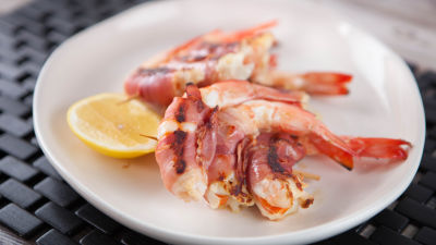 Škampi uvijeni u pršut