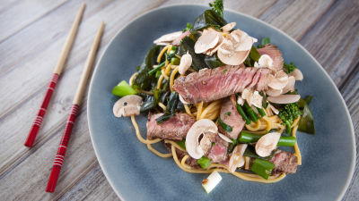 Salata sa govedinom i testeninom