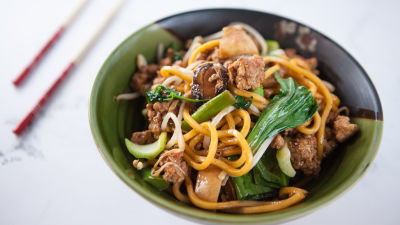 Haka nudle sa svinjetinom