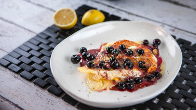 Saganaki sa borovnicama