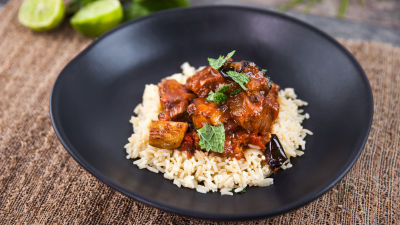 Gulaš od jagnjetine i plavog patlidžana na persijski način