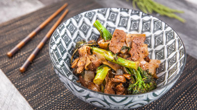 Vok od indijske urme, govedine i bebi-brokolija