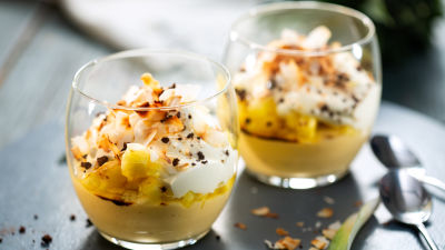 Pavlaka od kokosa i ananasa