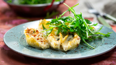 Konkiljoni sa piletinom i sirom