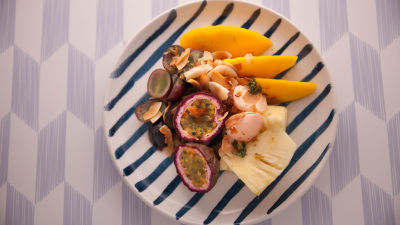 Salata od tropskog voća sa đumbirom i indijskom urmom