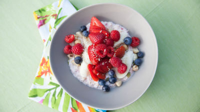 Musli od mekanog ovsa i mešanog bobičastog voća