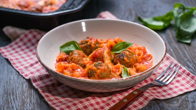Pečene ćufte s testeninom i sosom od paradajza