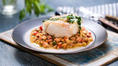 File od bakalara s pasuljem i dimljenom slaninom