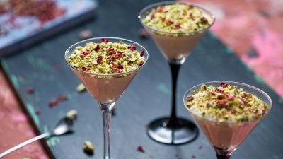 Puding od pirinča, ružine vodice i pistaća