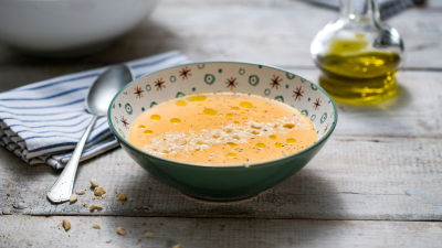 Čorba od batata s pečenim lešnicima