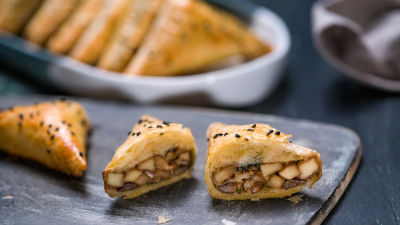 Trouglaste pite s pečurkama i sirom