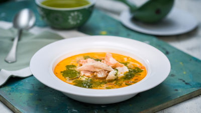 Riblja čorba sa zelenim sosom