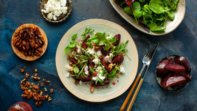 Salata od cvekle, pečene na soli