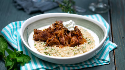 Svinjski zalogaji sa lukom i tarhanom