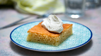 Biskvit torta sa sirupom od zove