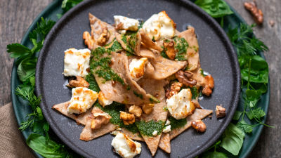 Palačinke sa zelenim sosom i sirom