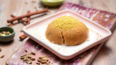 Alva od toplog griza sa kikirikijem i sladoledom