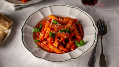 Pene sa paradajz-sosom