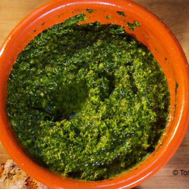 Salsa verde sa peršunom i belim lukom