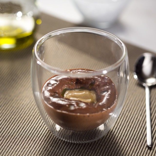 Topao čokoladni krem sa karamel sladoledom