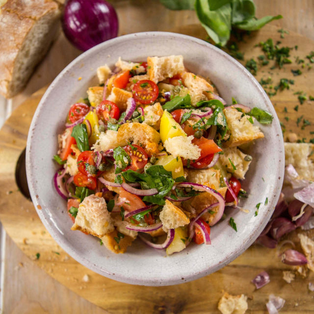 Salata pancanela
