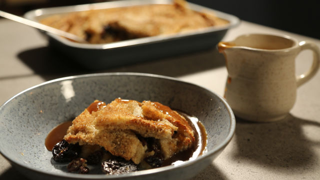 Puding “Erl grej” sa hlebom i puterom