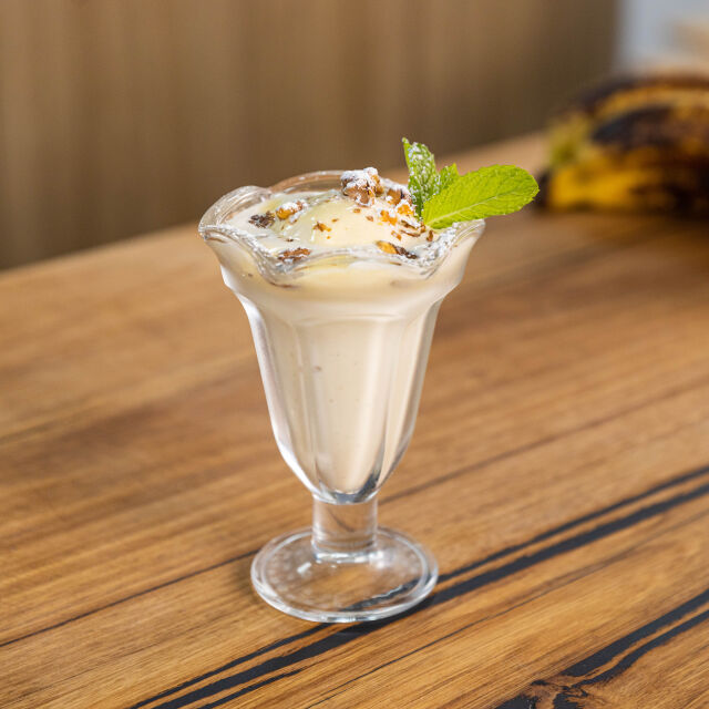 Đelato od banane i limončela, sa pečenim orasima i kremom od limončela
