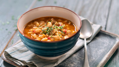 Juha s fižolom in potrebušino