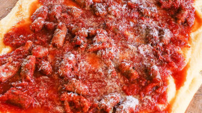 Enolončnica s klobaso in mehko polento Nonne Irene