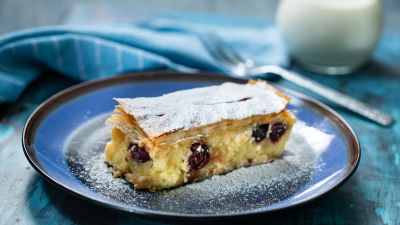 Sladka banica z mlečno kremo