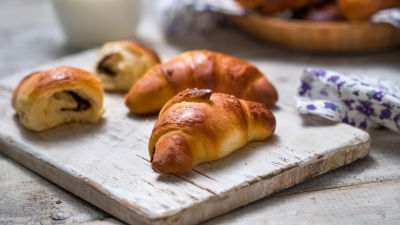 Velikonočne žemljice s čokolado