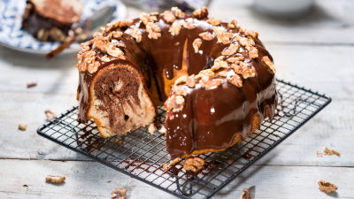 Marmorni kolač s čokoladno glazuro