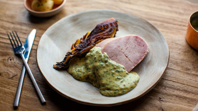 Šunka, zelje in omaka s peteršiljem: Cook-In