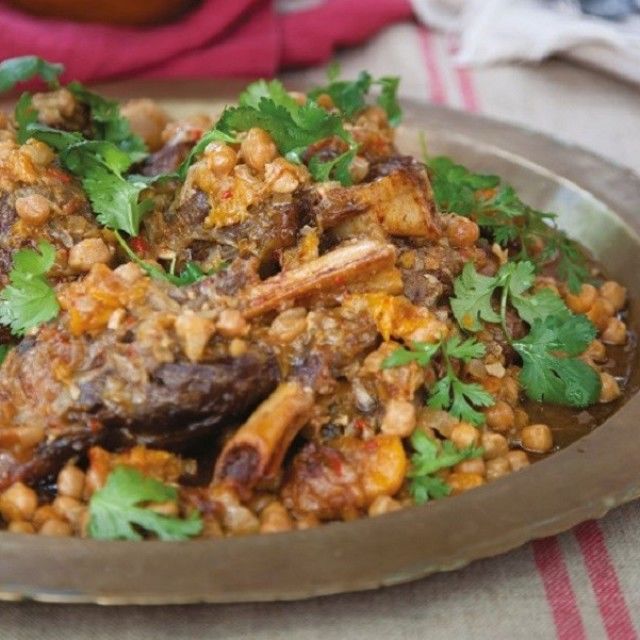 Tagine z jagnjetino in čičeriko na način Annabel Langbein