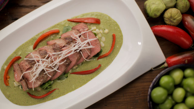 Jagnječji ražnjič z zelenim moléjem